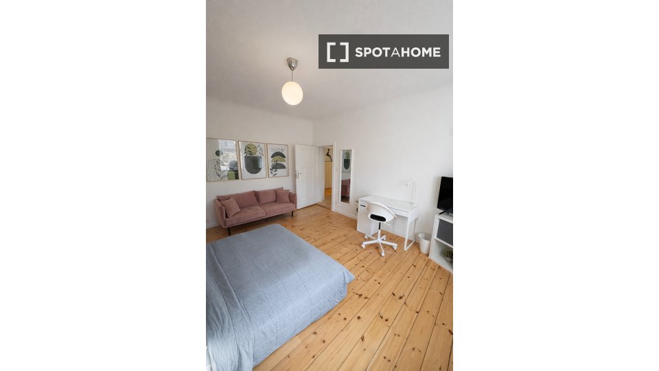 Room, Kaiserstraße, Berlin