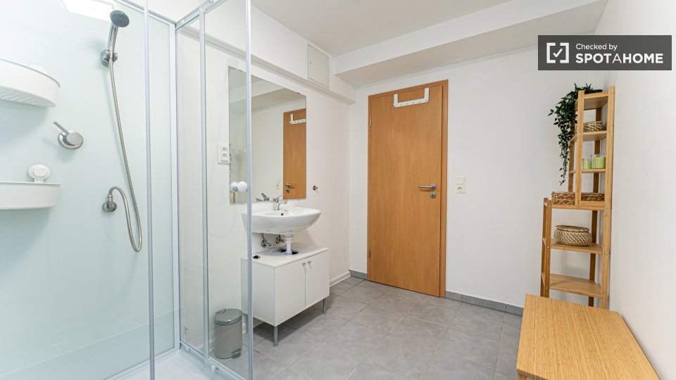 Room, Stromstraße, Berlin