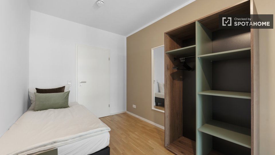 Room, Anton-Wilhelm-Amo-Str., Berlin