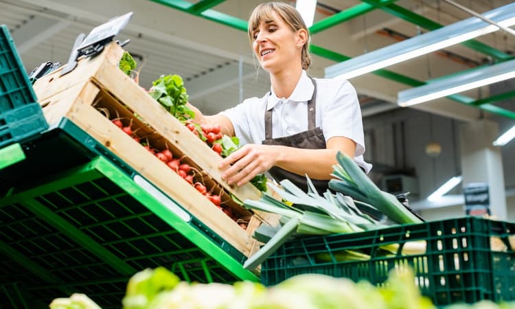Coronavirus: German supermarkets to pay their workers bonuses