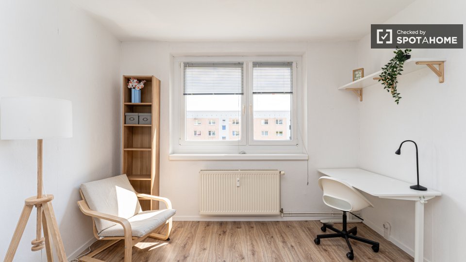 Room, Hubertusdamm, Berlin
