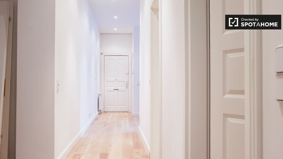 Room, Schulstraße, Berlin