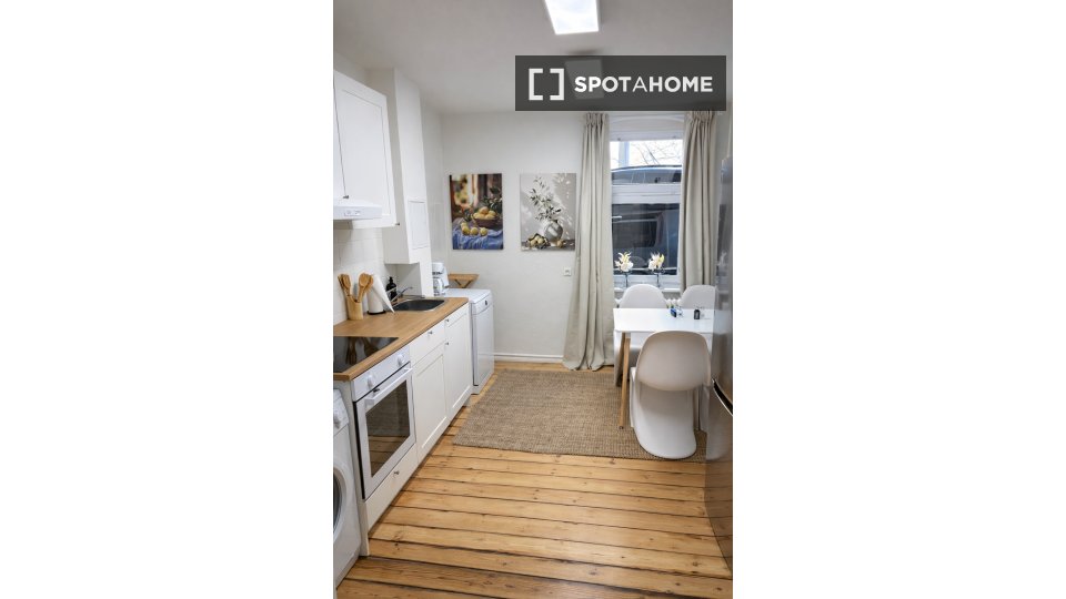 Room, Kaiserstraße, Berlin