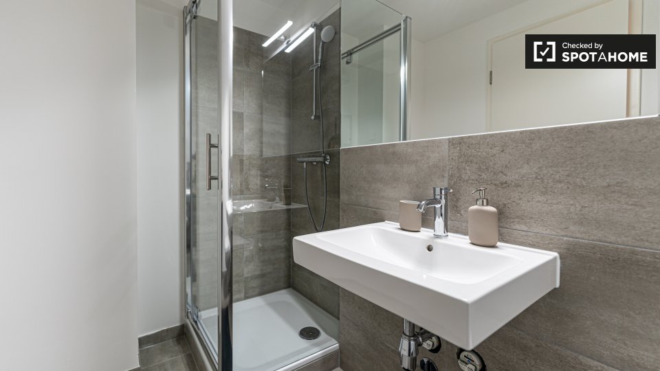 Room, Cunostraße, Berlin