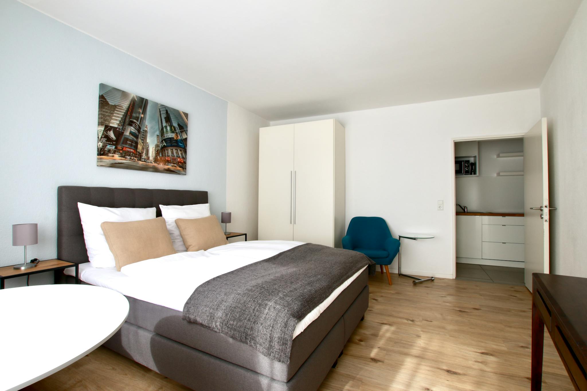 Apartment, Pantaleonswall, Cologne