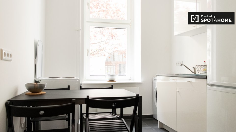 Room, Wilsnacker Str., 10559 Berlin, Germany, Berlin
