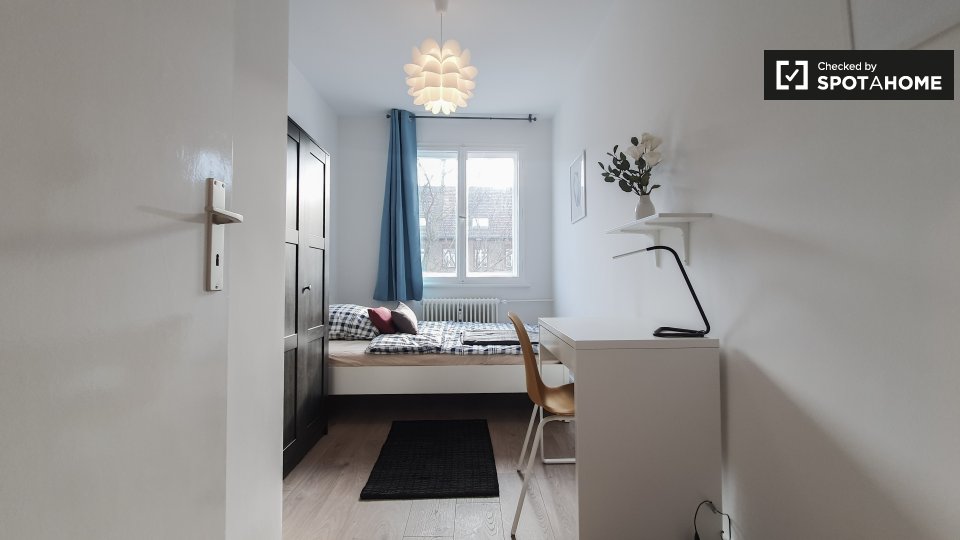 Room, Perleberger Str., Berlin