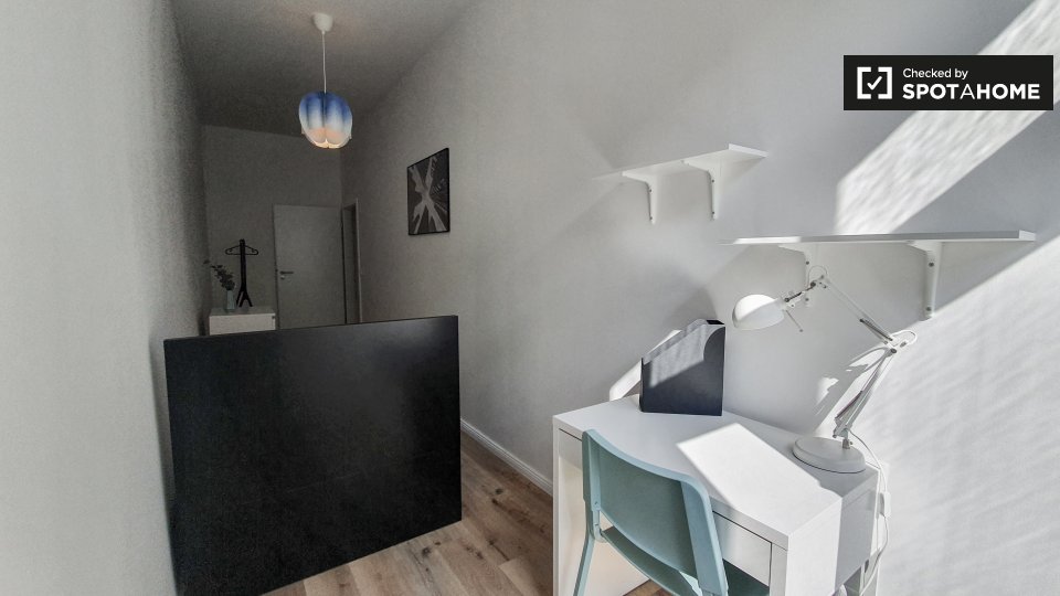Room, MüllerstraßeA, Berlin