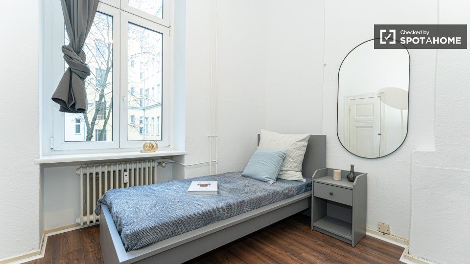 Room, Kantstraße, Berlin