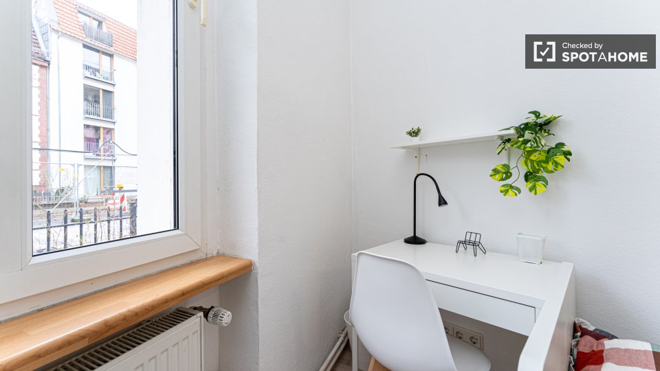 Room, Waldstraße, Berlin