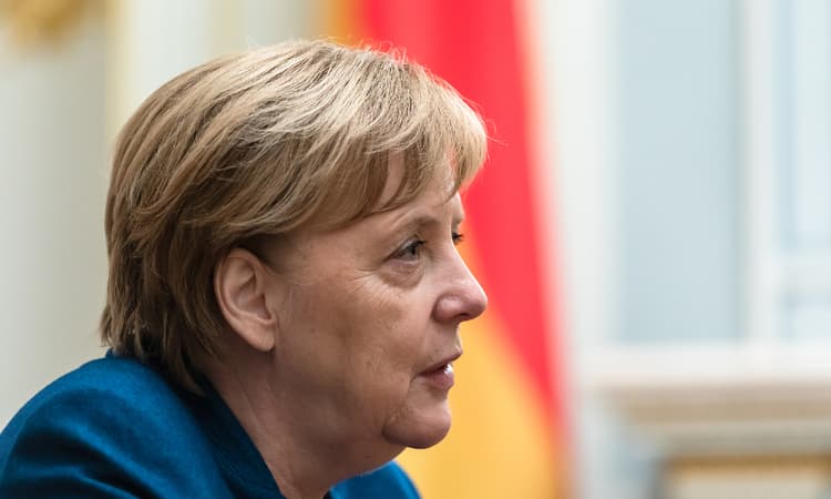 Angela Merkel urges German population to "stay at home"