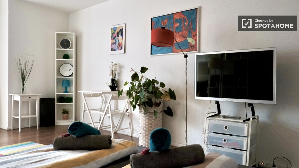 Apartment, Tattoo-Piercing Studio, Berlin