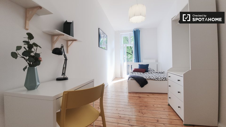 Room, MüllerstraßeA, Berlin