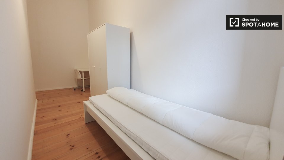 Room, Kottbusser Damm-30, Berlin