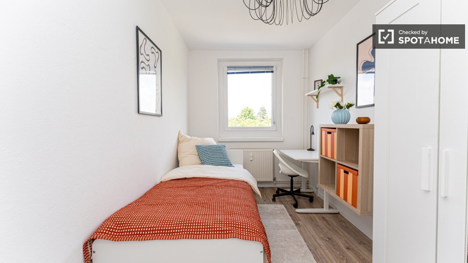 Room, Hubertusdamm, Berlin