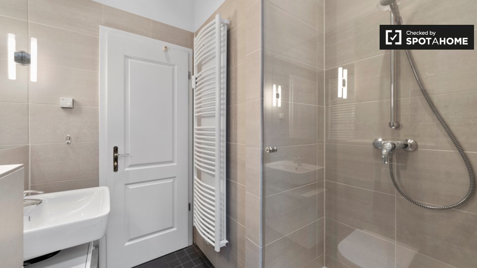 Room, Uhlandstraße, Berlin