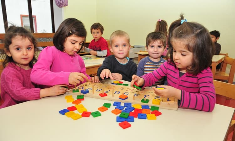 Academic success more likely for children granted German citizenship at birth