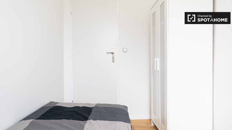 Room, Plönzeile, Berlin