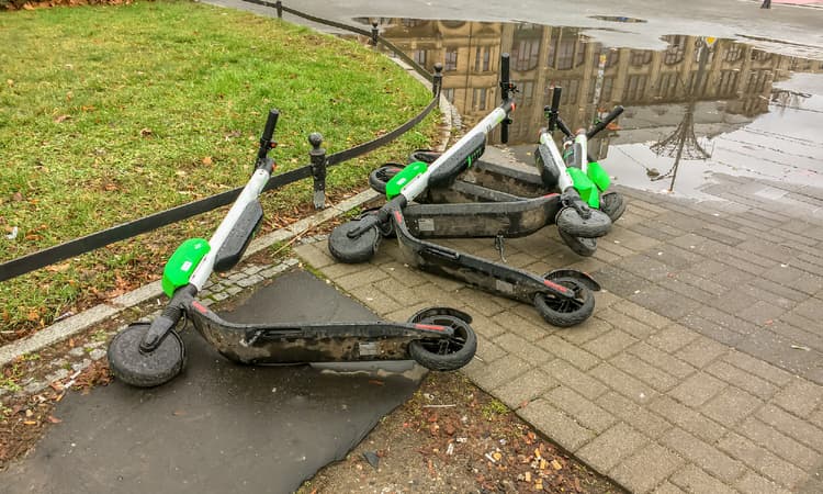 More than 500 e-scooters lying on the bottom of the Rhine in Cologne