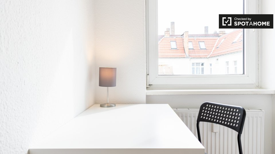 Room, Plönzeile, Berlin