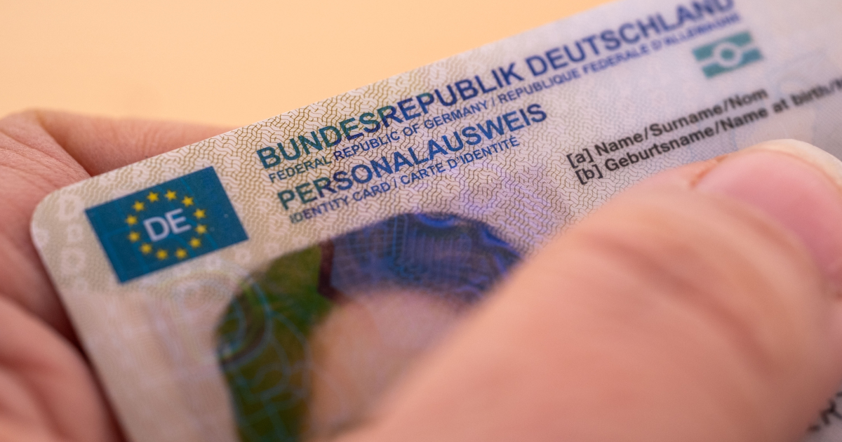 Address stickers and bigger pictures: German ID cards to change in 2027