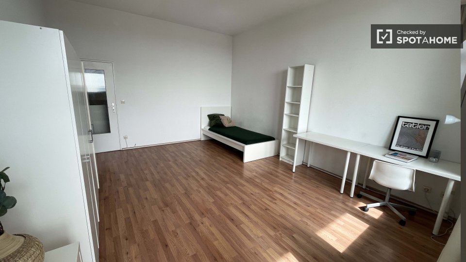 Room, Bismarckstraße, Berlin