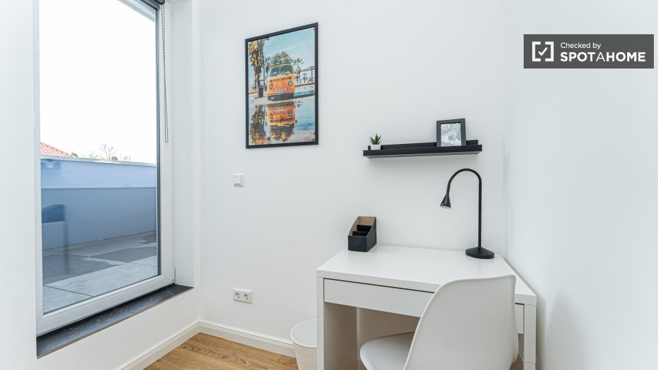 Room, Herthastraße, Berlin