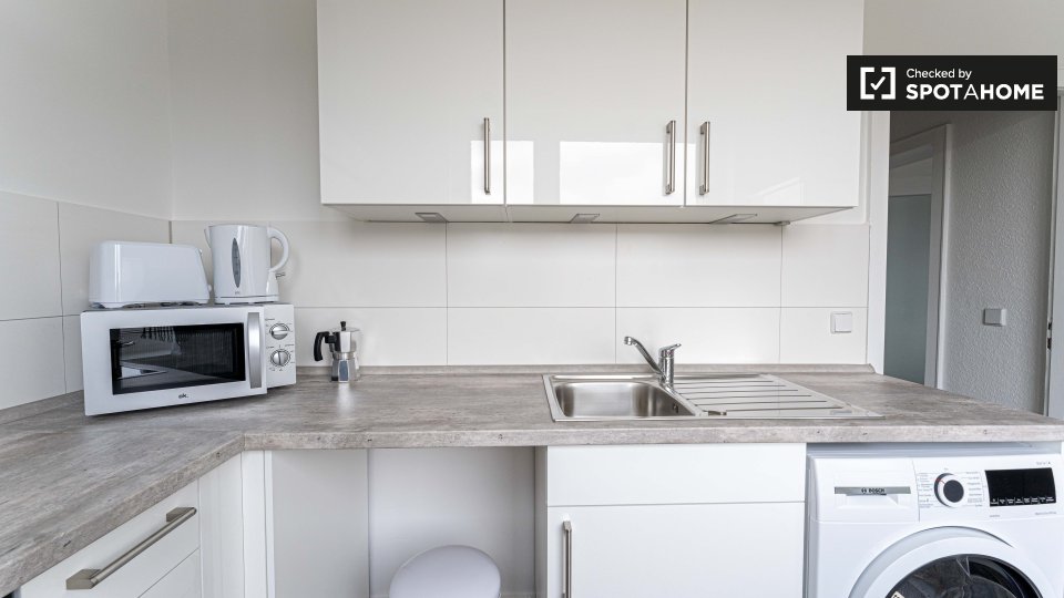Room, Neltestraße, Berlin