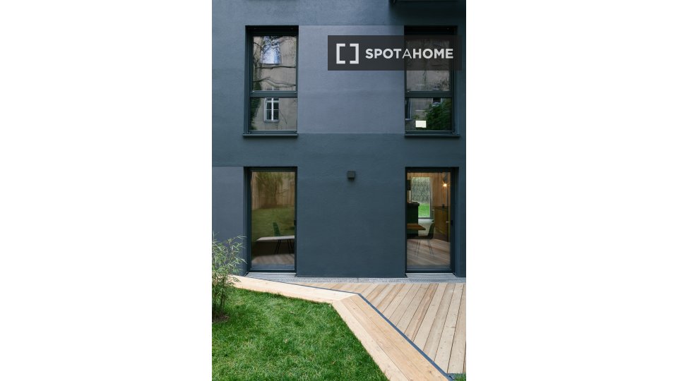 Room, Stromstraße, Berlin