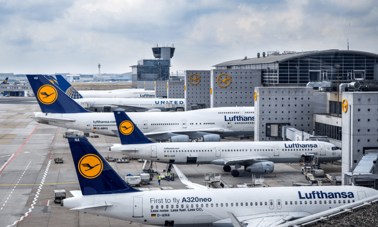 Lufthansa expects best sales year in its history