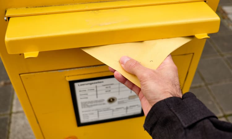 Snail and speedy mail: Deutsche Post mulls two-class postal system