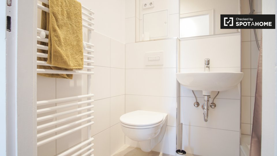 Room, Neltestraße, Berlin