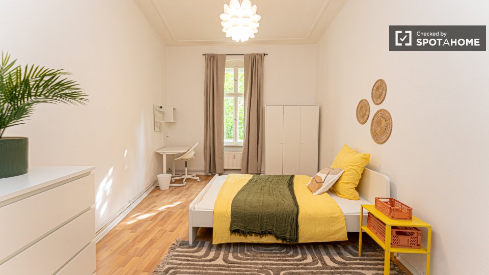 Room, HindenburgdammD, Berlin
