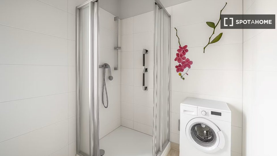 Room, Leykestraße, Berlin