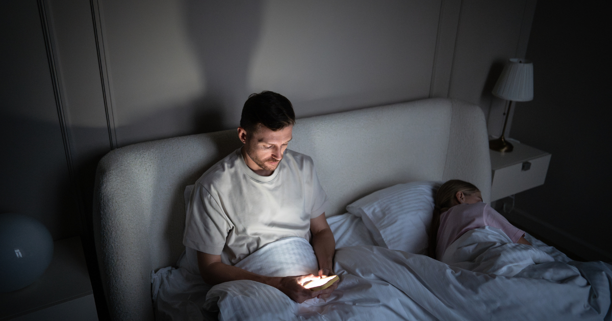 New studies link smartphone use to birth rate decline