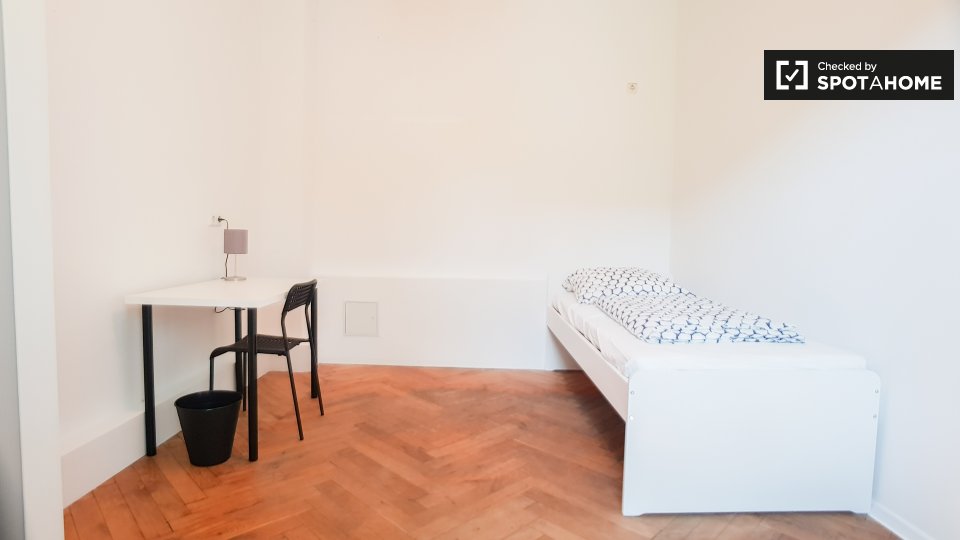 Room, Treskowallee, Berlin