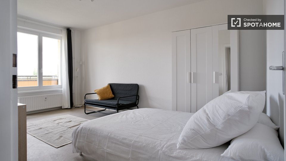 Room, Neltestraße, Berlin