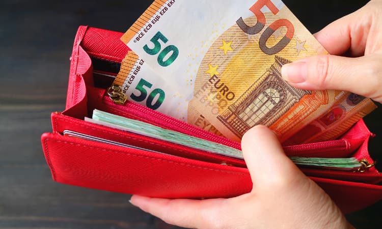 Employees in Europe face real wage losses of 2,9 percent due to inflation