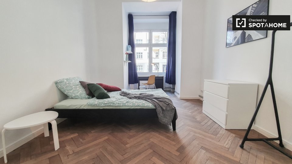 Room, Weimarische Str., Berlin