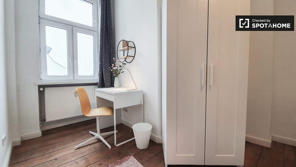 Room, Weimarische Str., Berlin