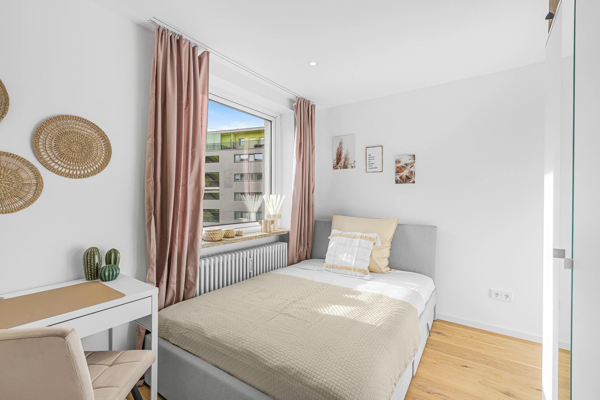 Apartment, Prinz-Eugen-Straße, Munich