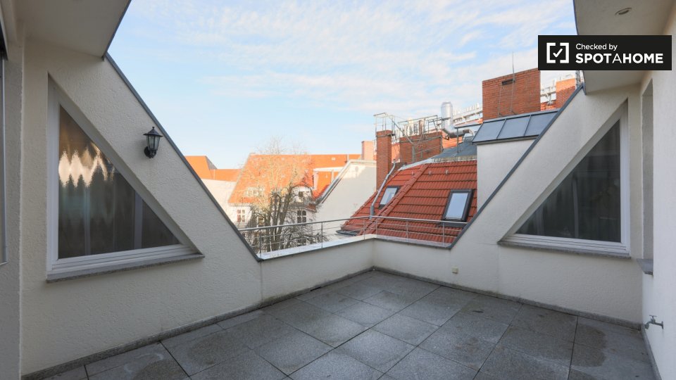 Room, Heerstraße, Berlin