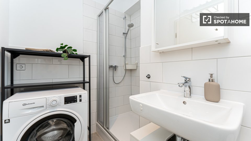 Room, Hoffmannstraße, Berlin