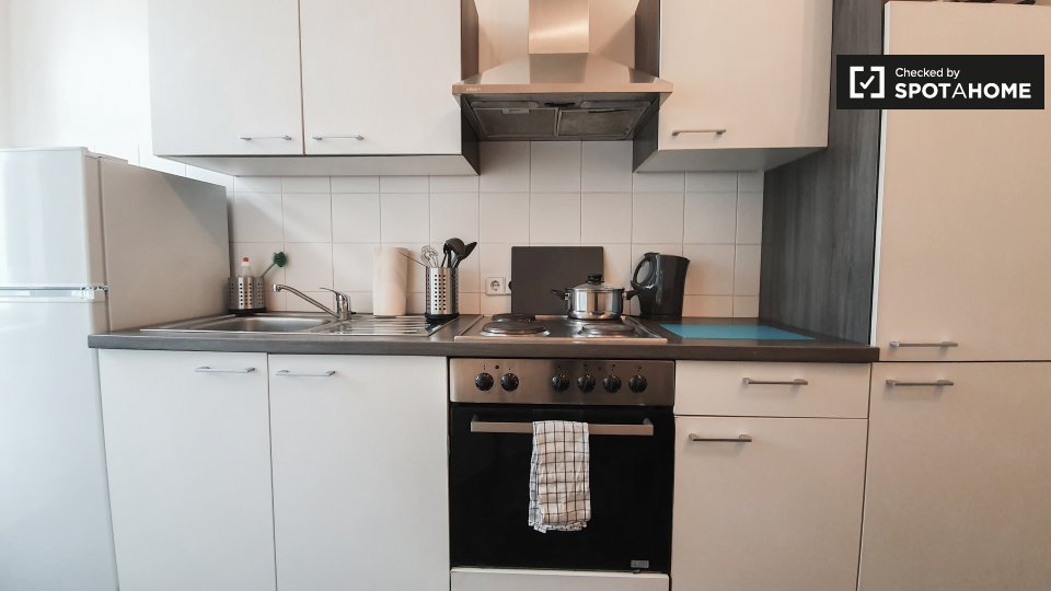 Room, Weimarische Str., Berlin