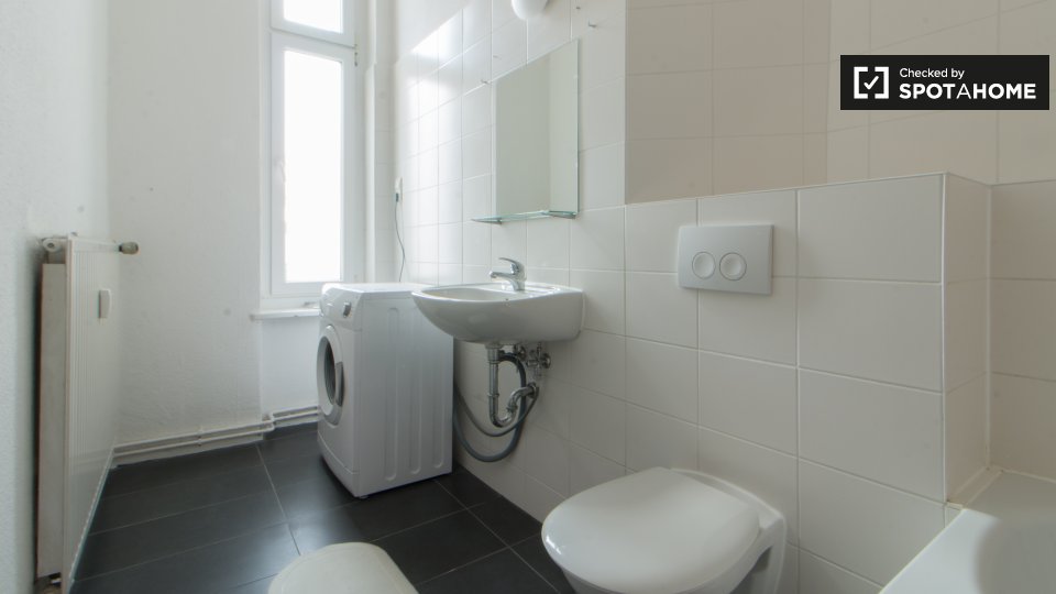 Room, Rheinstraße, Berlin