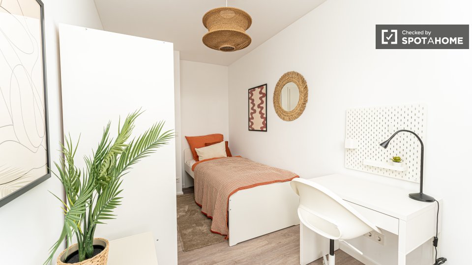 Room, Müllerstraße, Berlin