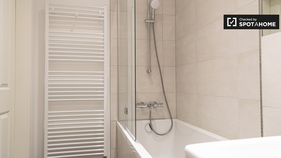 Room, Wilsnacker Str., 10559 Berlin, Germany, Berlin