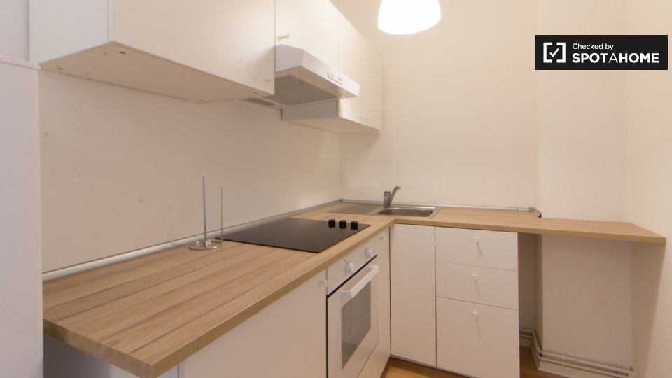 Room, Rheinstraße, Berlin
