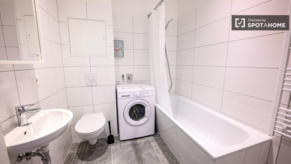 Room, Buckower Damm, Berlin