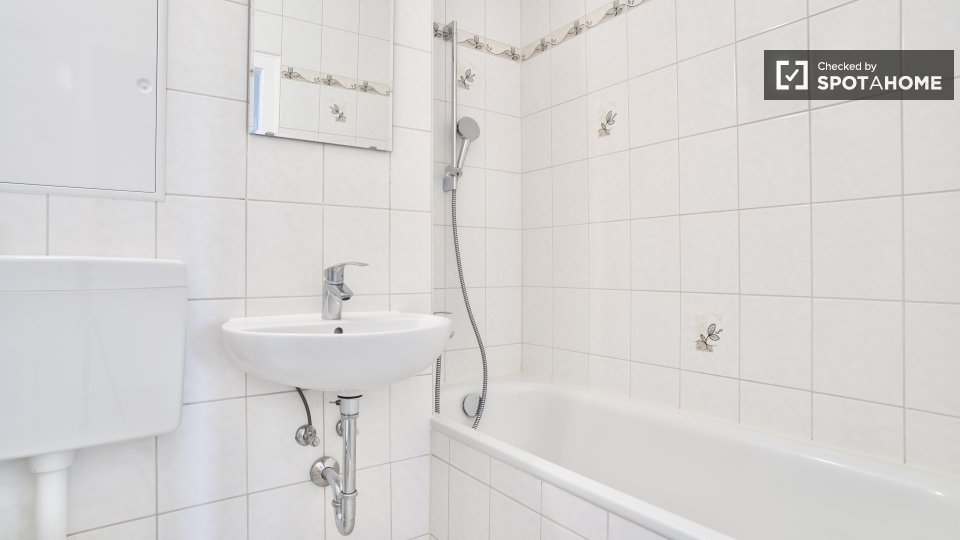 Room, Neltestraße, Berlin